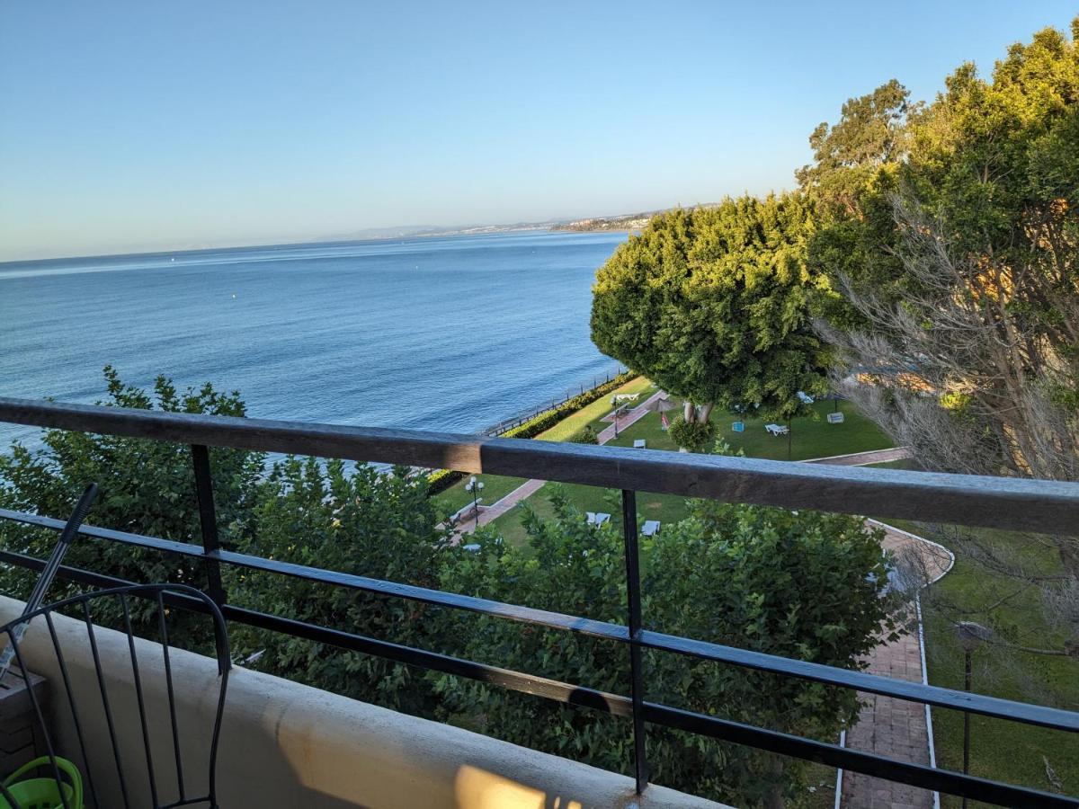 Seaside View Apartment Estepona Eksteriør billede