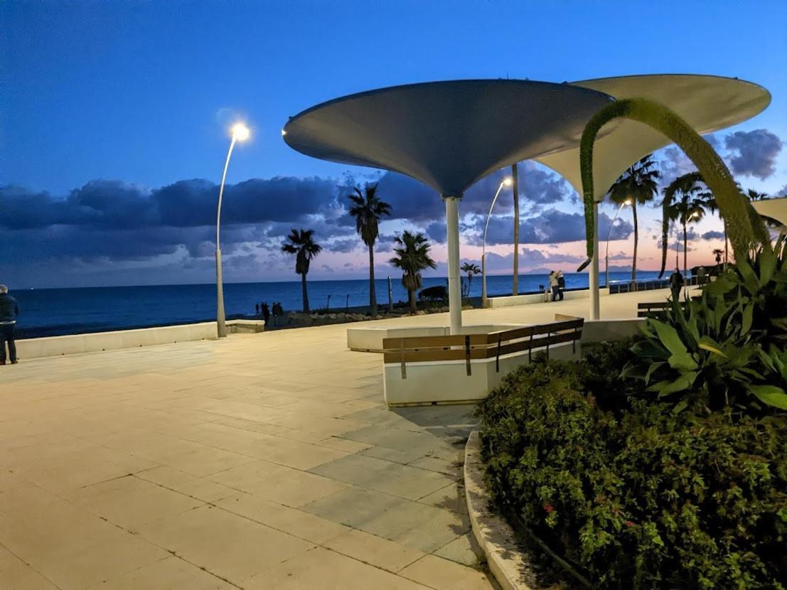 Seaside View Apartment Estepona Eksteriør billede